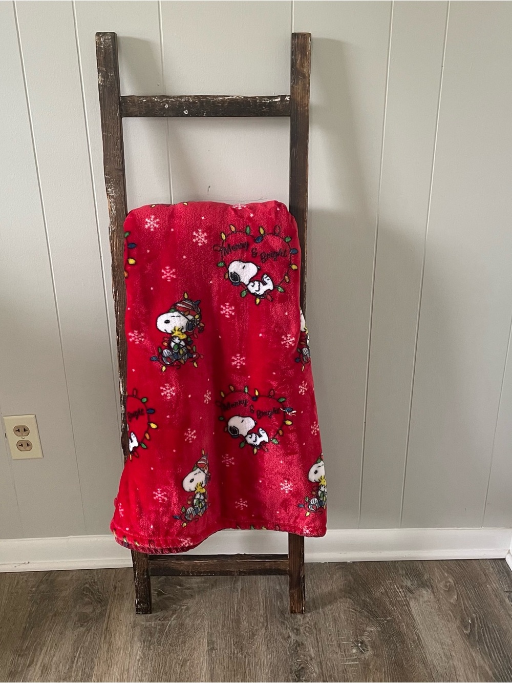 Berkshire Peanuts Snoopy Christmas Fleece Throw Blanket 37” x 63”